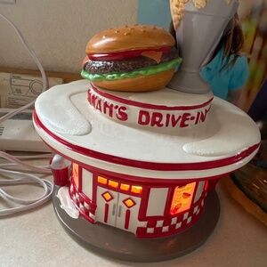 Department 56 Dinah’s drive in